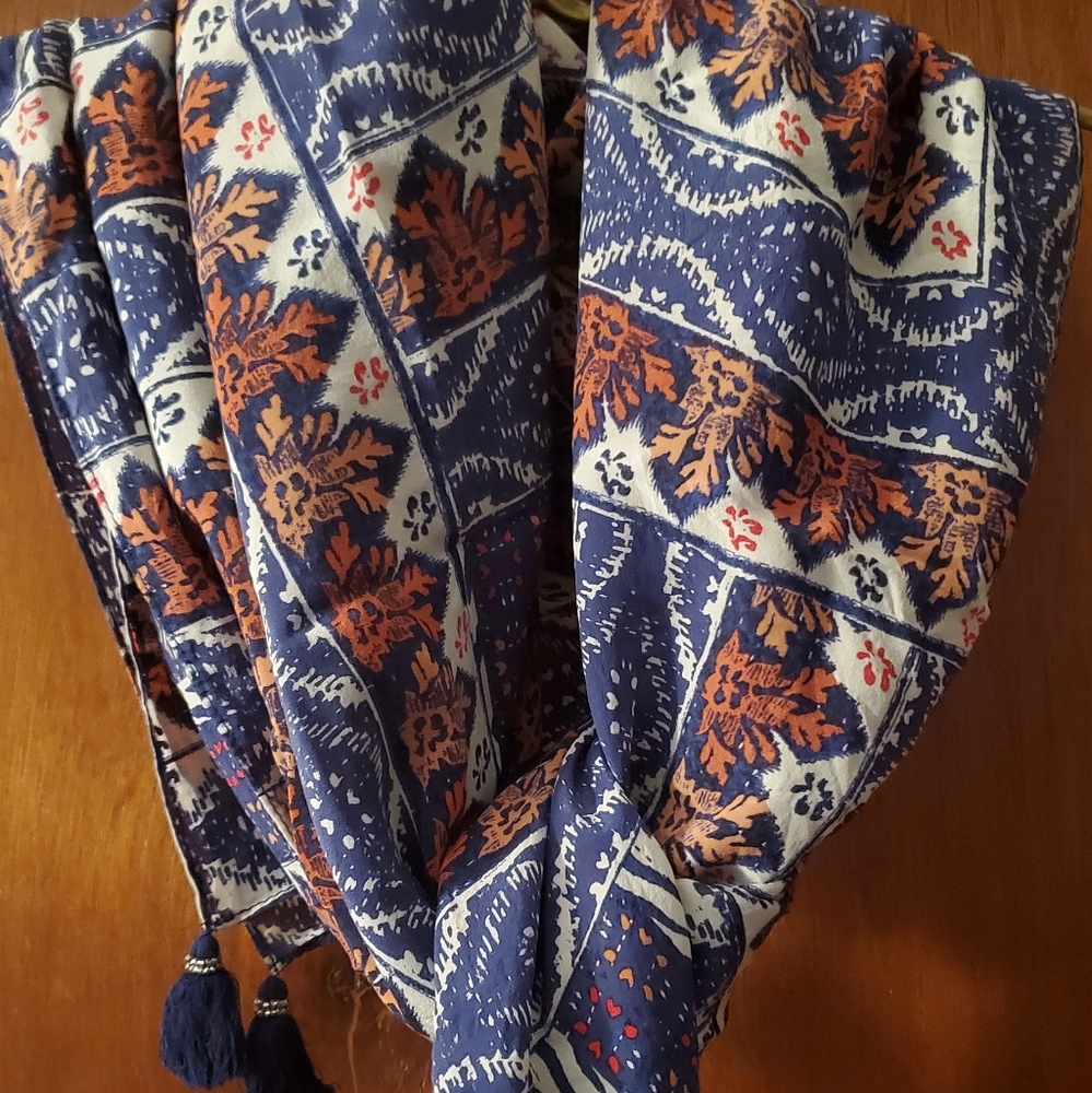Lucky Brand Rockefeller 100% Silk Scarf - Picture 3 of 7